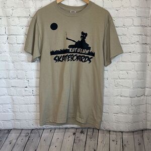 Fruit of the Loom Men's Tan Black Kutuluh Skateboards short sleeve Tshirt size M